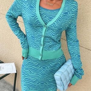 Zara Blue Turquoise Waves Zebra Jacquard Knit Cropped Cardigan Sweater size S